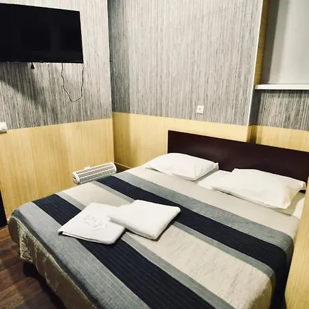 Inn Uno Apart 3*